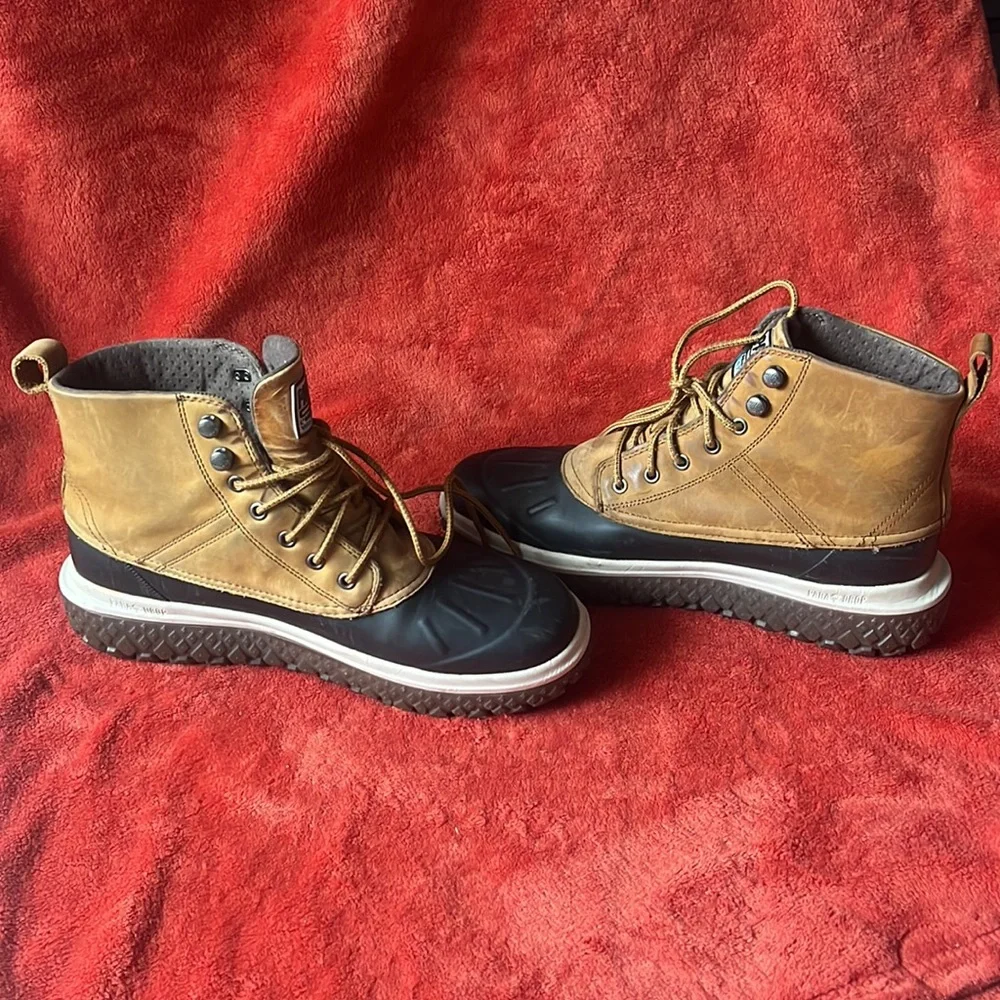 PALLADIUM Men’s Duck Boot Tan/Black, 11, Durable Waterproof Outdoor Hiking